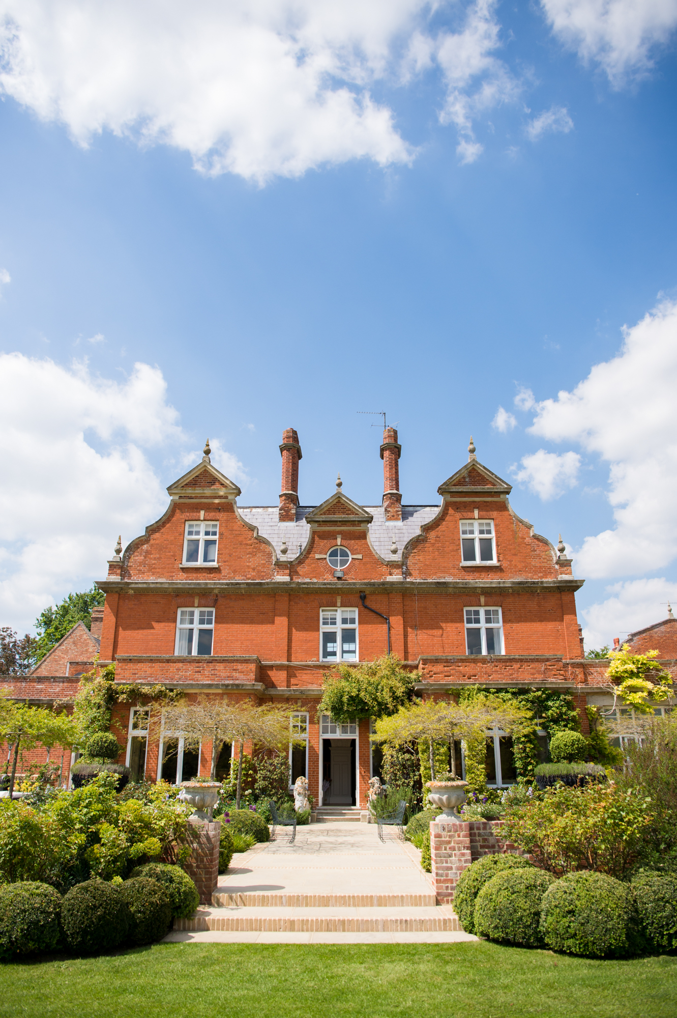 An exterior shot of Chippenham park wedding venue in Cambridge